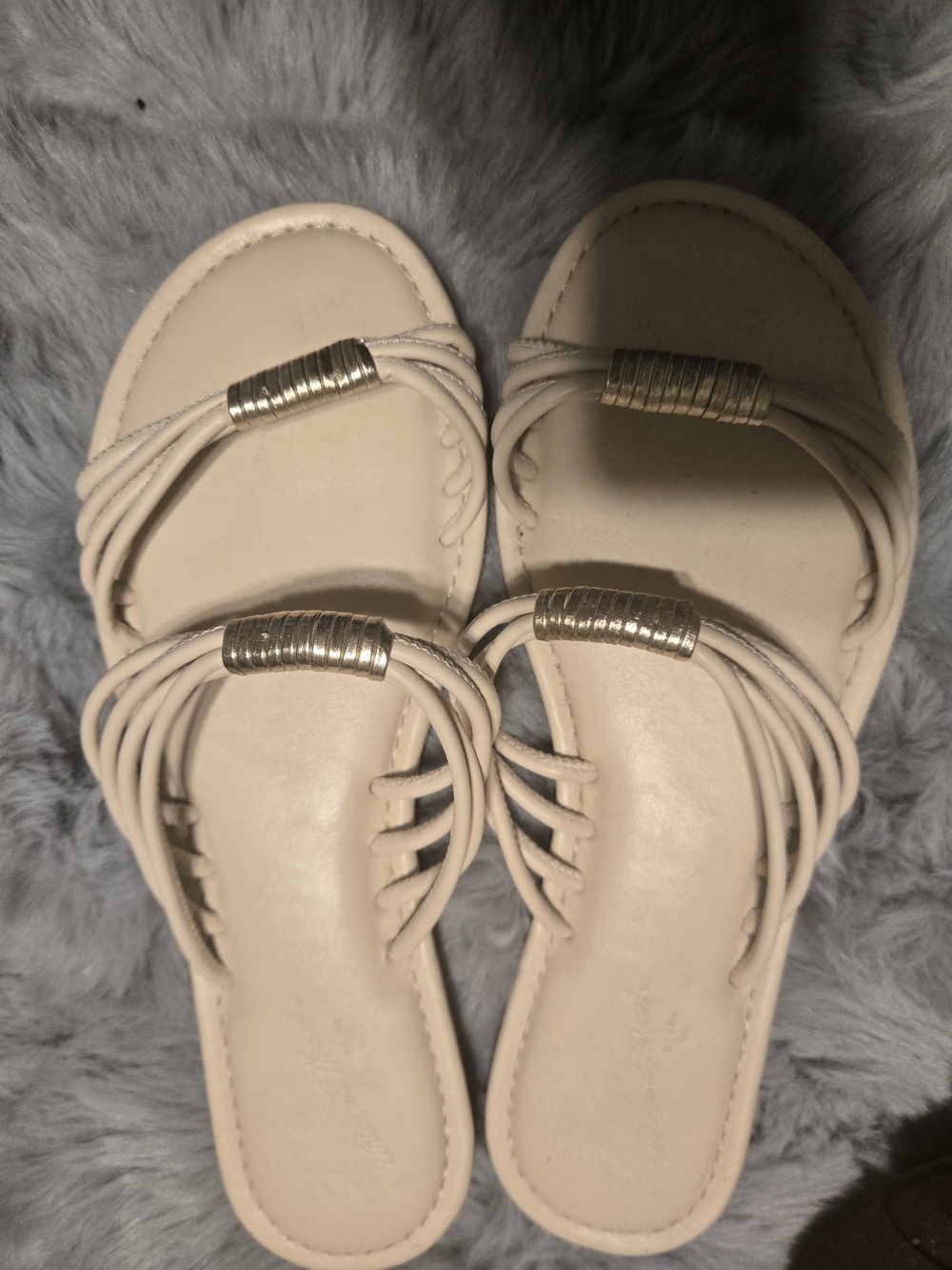 Universal Thread Cream Aura Two Women’s Cream Slide Sandals with Metallic Accent